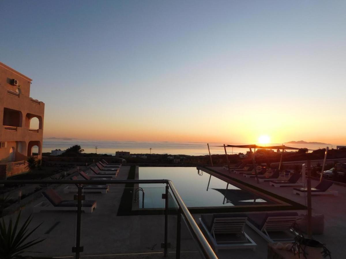 Fira Blue Horizon Hotel Bagian luar foto